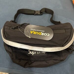 Black. Supreme. Fanny pack/waist bag